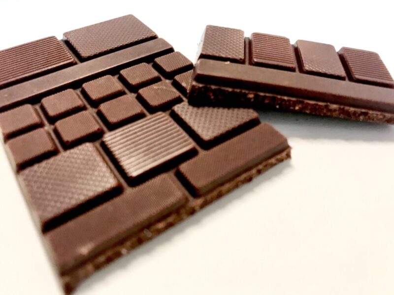ミニマルのビーントゥバーテイスティングセットのカカオ70％ダークチョコレート
