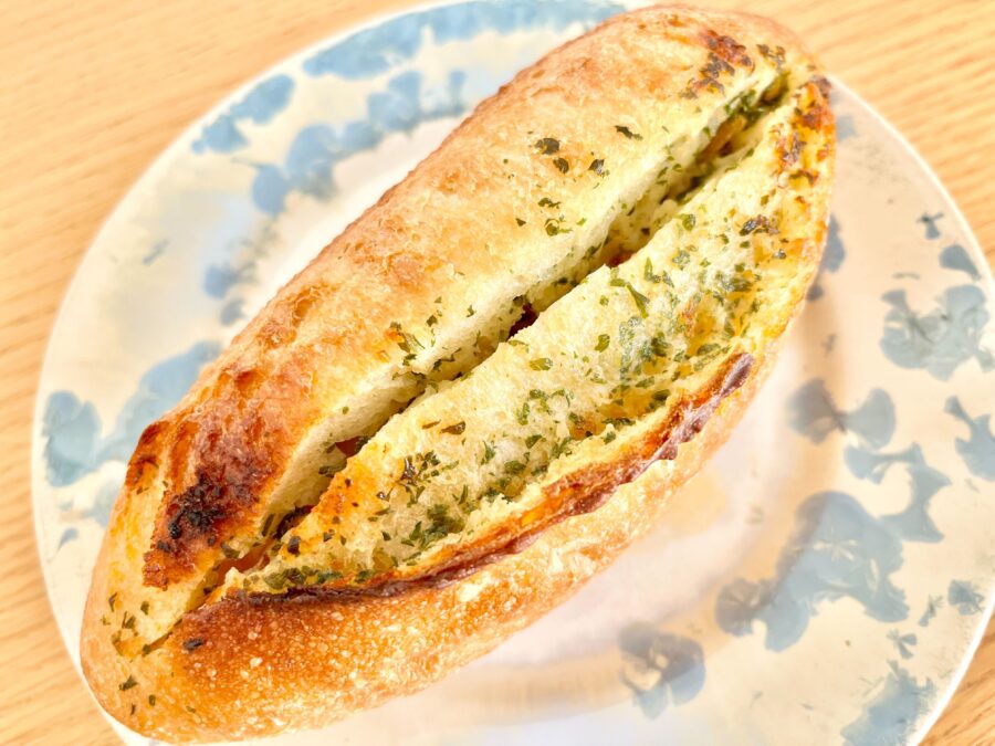 群馬県のパン屋ヴァンダラストのガーリックフランスパン