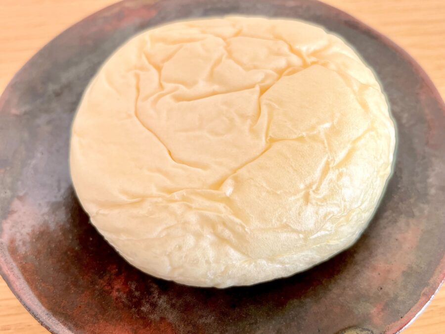 清川屋のチーズレモン生クリームパン
