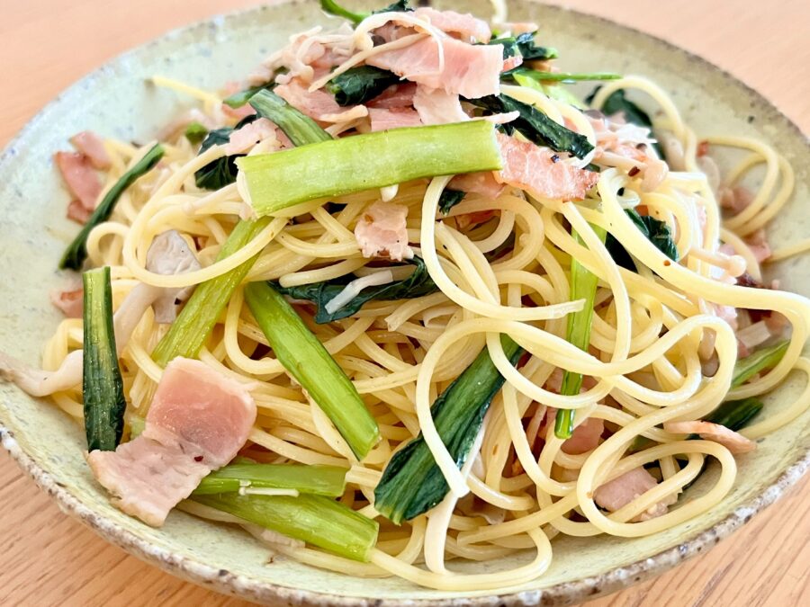 だしの山廣の至極の黄金だし玉<GYOKU>を使った、和風ベーコンパスタ